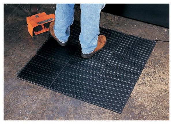 Wearwell™ Mat Modular Diamond-Plate ESD Mat